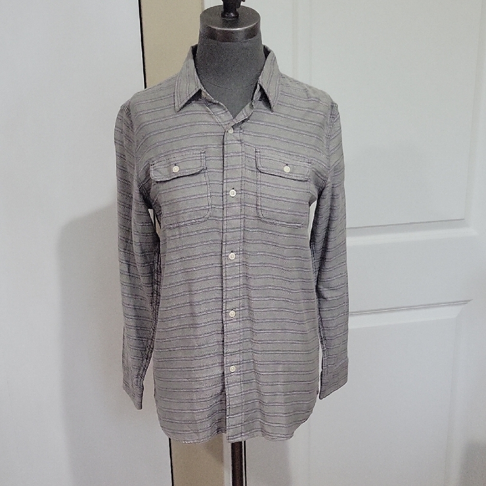 GAP Gray Casual Button Down Shirt with Subtle Stripes